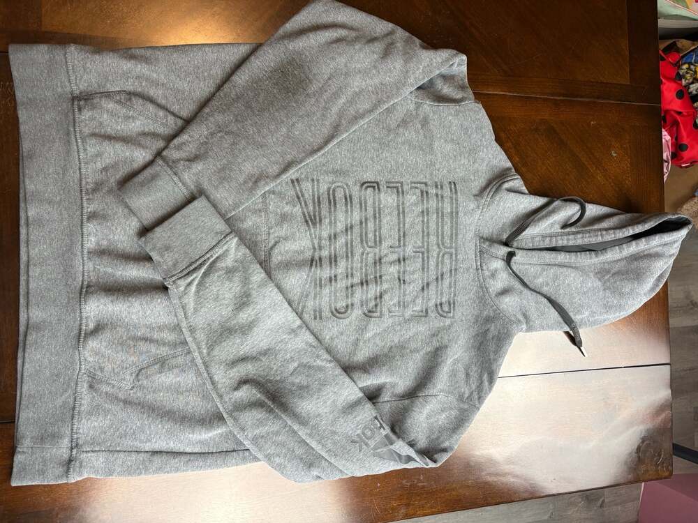 Reebok Men’s Gray Pullover Hoodie Retro Logo Graphic Kangaroo Pocket